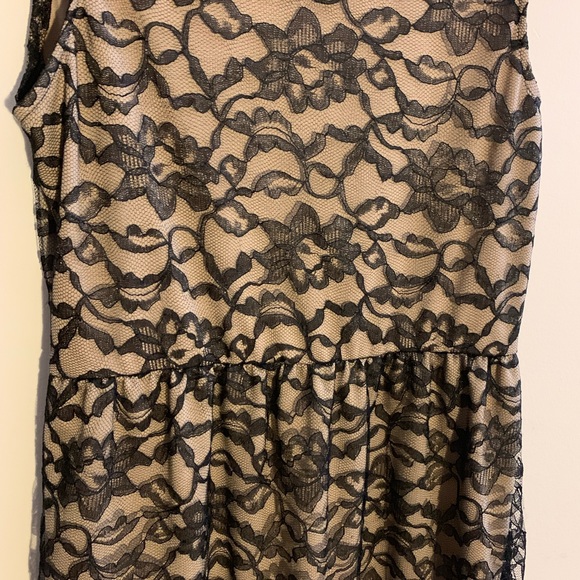 Lace Dress - Picture 3 of 7